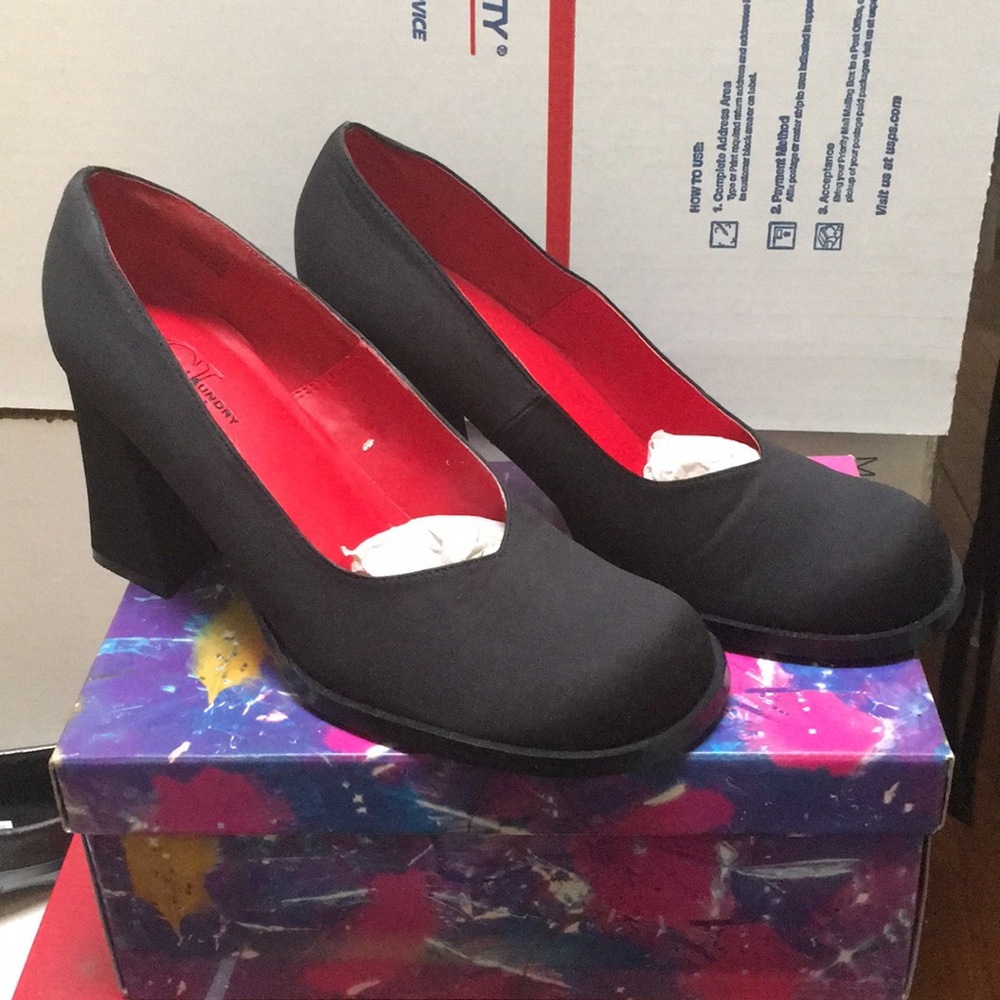 Omni by Chinese Laundry